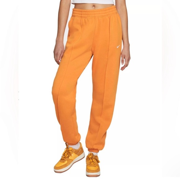 Nike Pants - Nike Loose Fit Joggers